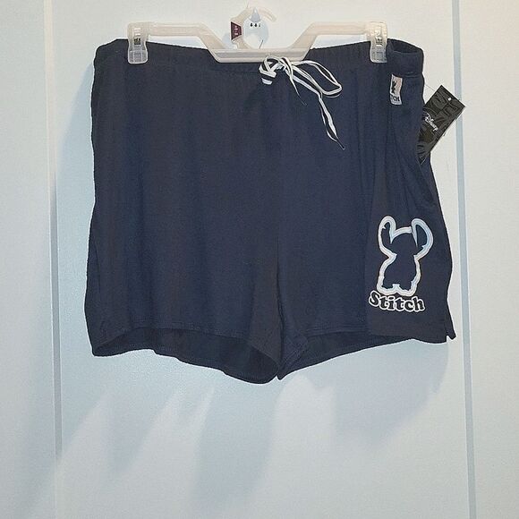 NWT Womans Disney Lilo and Stitch Lounge Shorts 2x and 3x - Picture 1 of 5